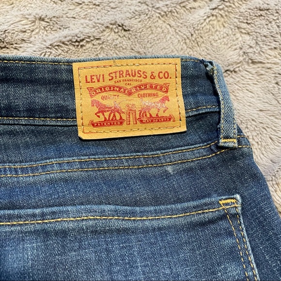 Levi’s 711 Skinny Jean - Picture 3 of 4